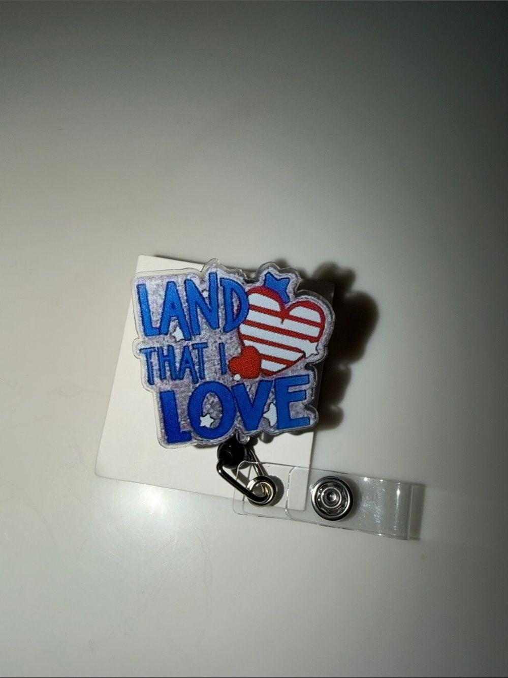 LAND THAT I LOVE Gift Red White Blue Striped Heart Clip-on Reel ID Key Holder